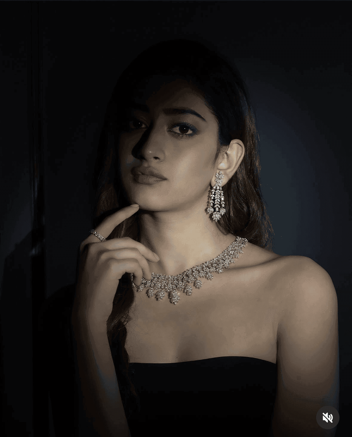 Dear Diamonds Editorial detail 4